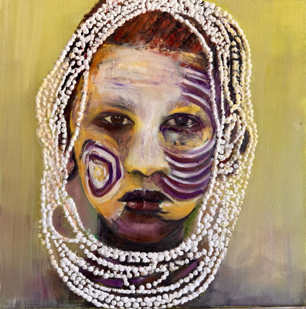 Femme au collier de perles (collection Peuples de la rivière), une oeuvre de Bee Pellerin.